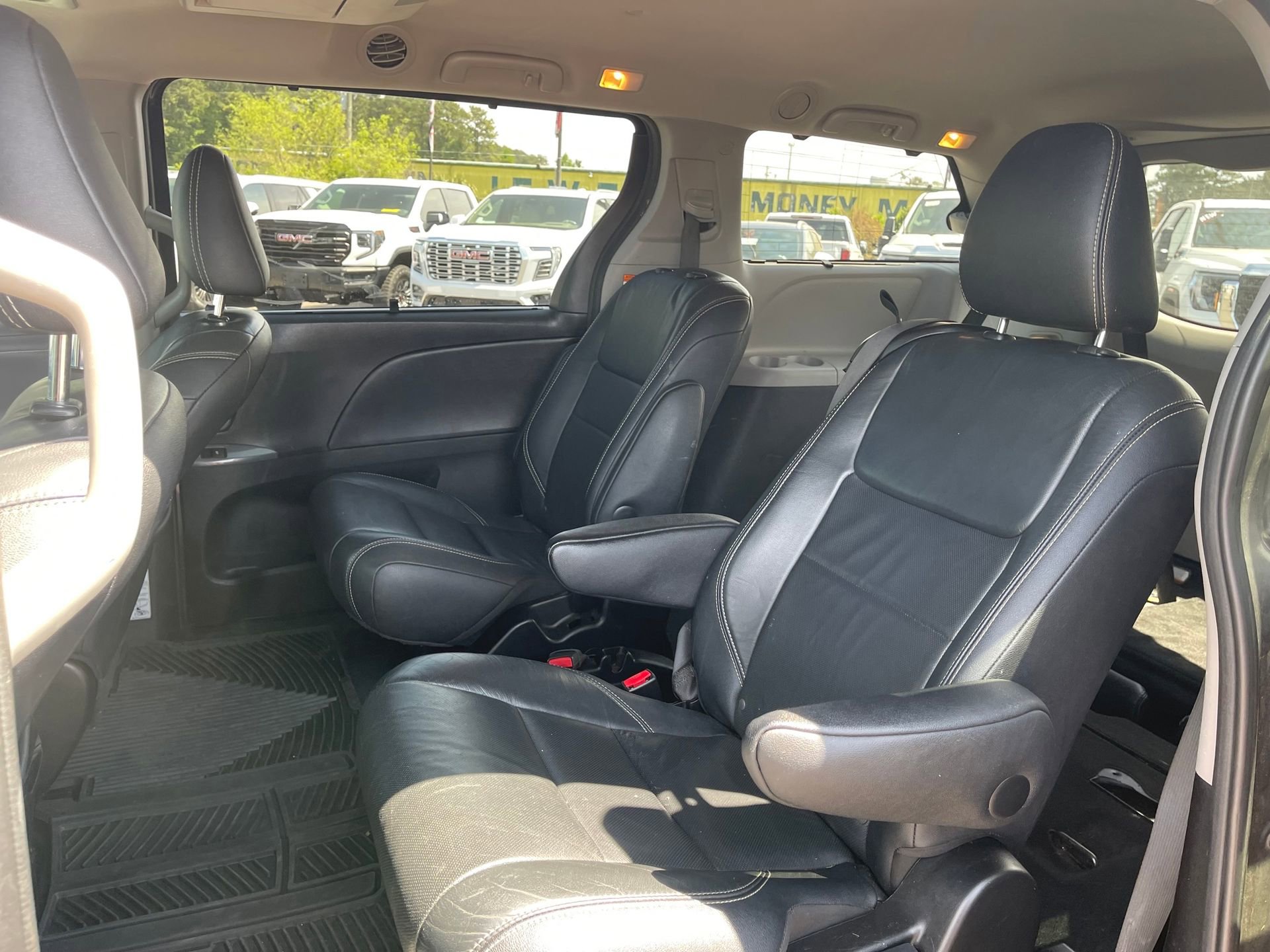 Used 2017 Toyota Sienna SE Premium FWD image 20