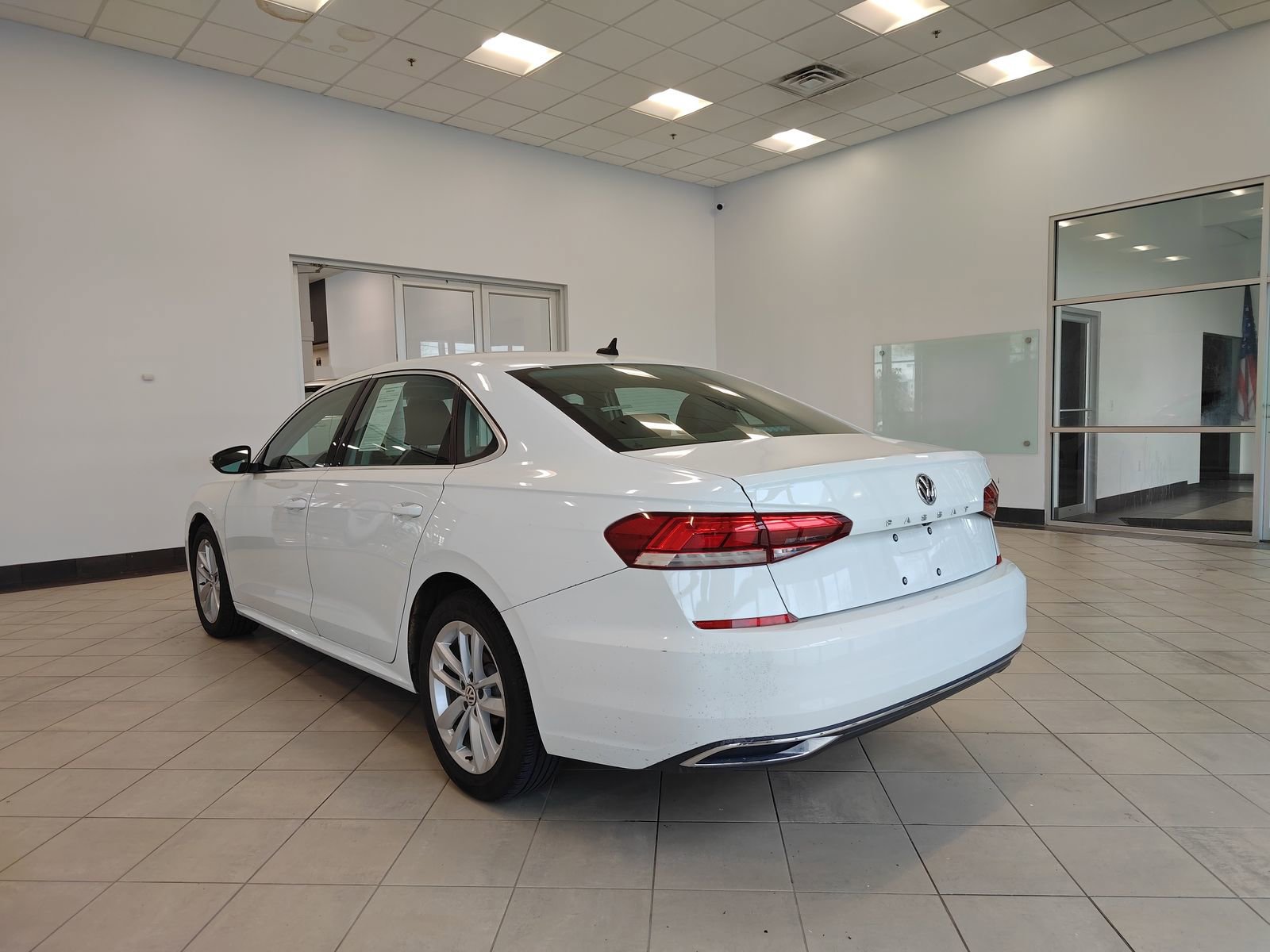 Used 2020 Volkswagen Passat 2.0T SE w/ Sunroof Package image 5