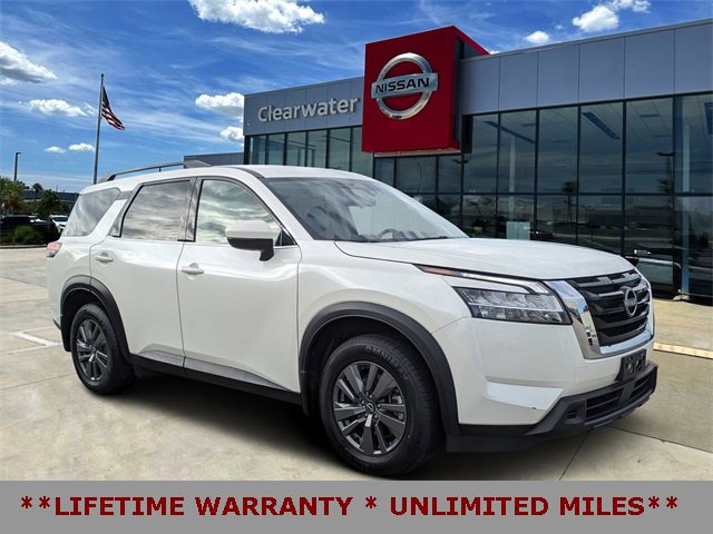 Used 2022 Nissan Pathfinder SV image 1