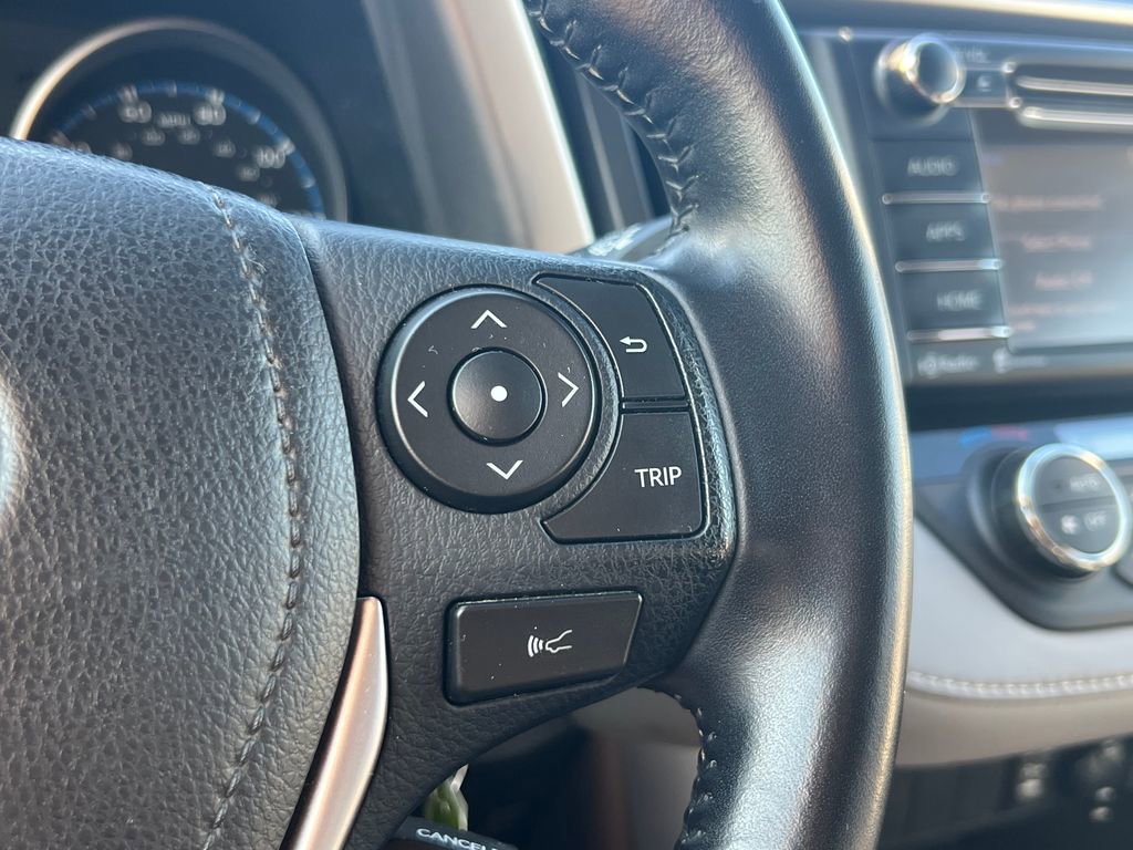Used 2017 Toyota RAV4 XLE AWD/4WD image 22