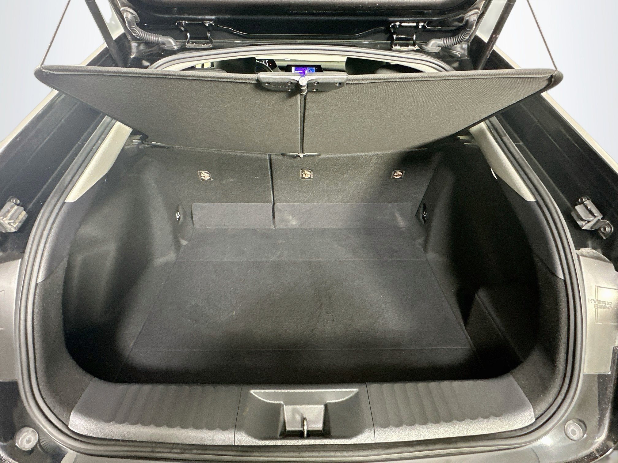 Used 2025 Toyota Prius LE FWD image 28