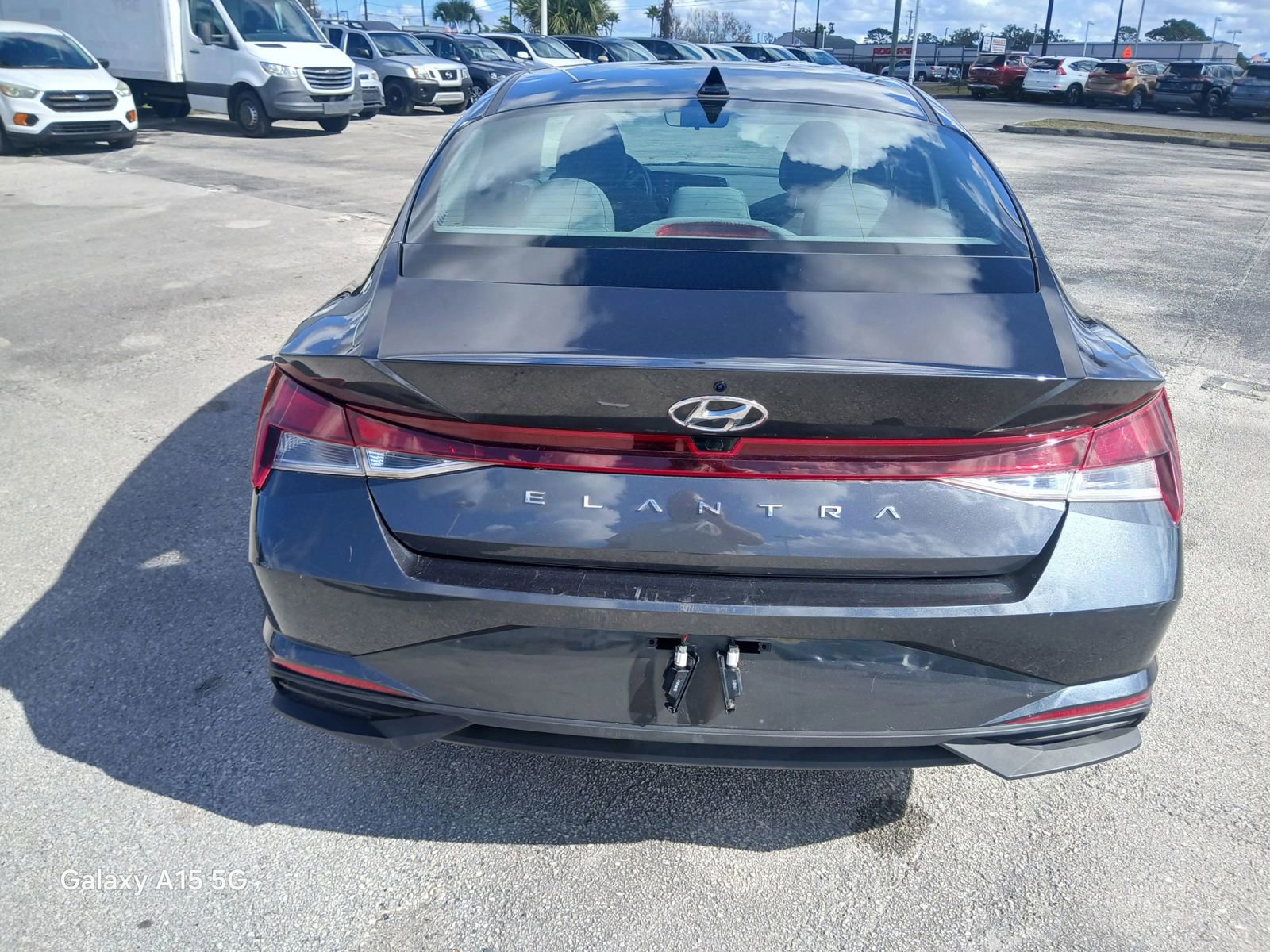 Used 2023 Hyundai Elantra SEL image 5