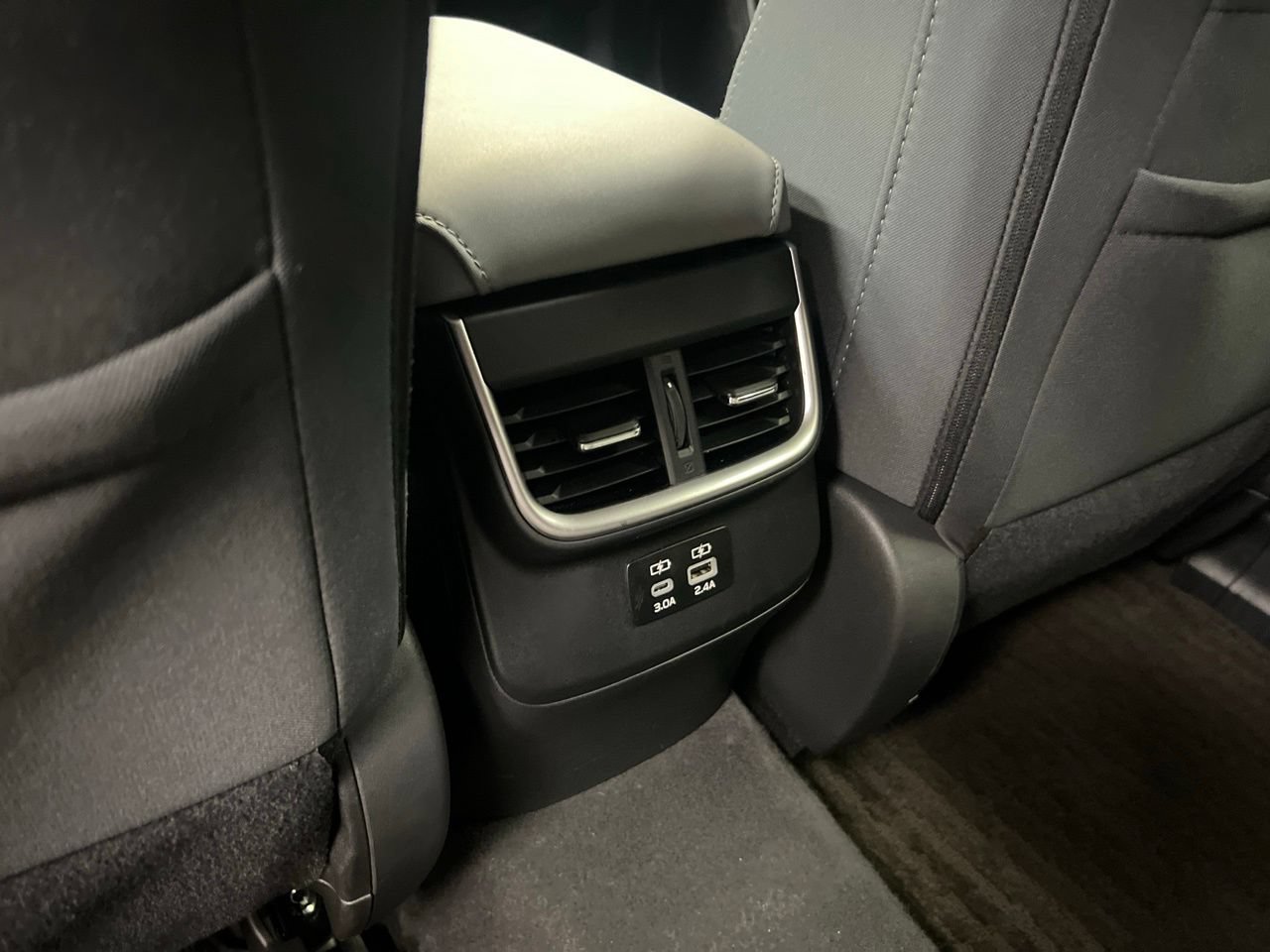 Used 2025 Subaru Outback Premium AWD/4WD image 14