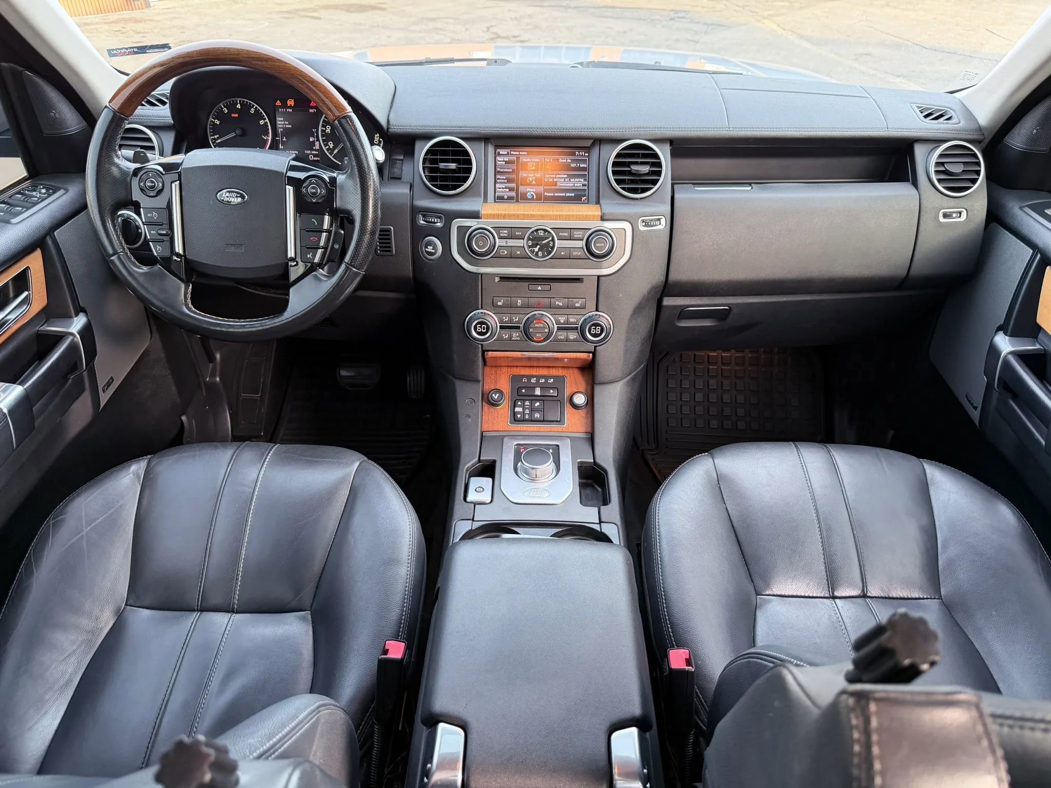 Used 2015 Land Rover LR4 HSE AWD/4WD image 11