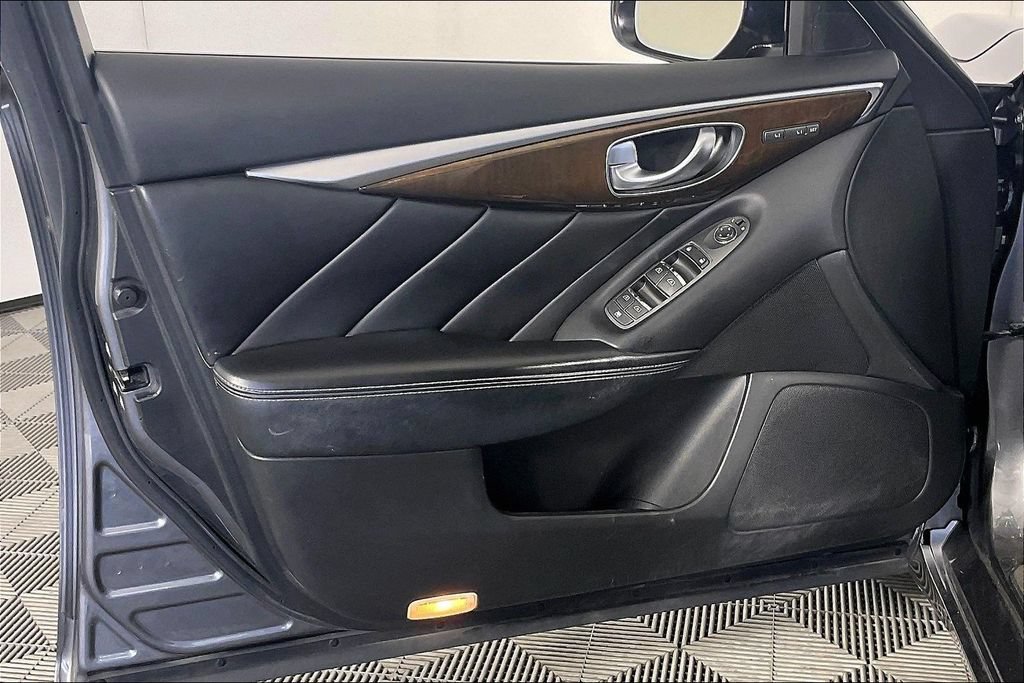 Used 2015 INFINITI Q50 Premium w/ Deluxe Touring Package AWD/4WD image 22