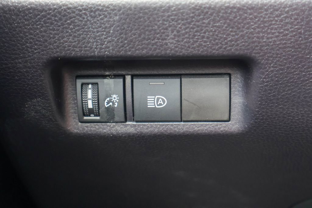 Used 2025 Toyota RAV4 XLE image 18