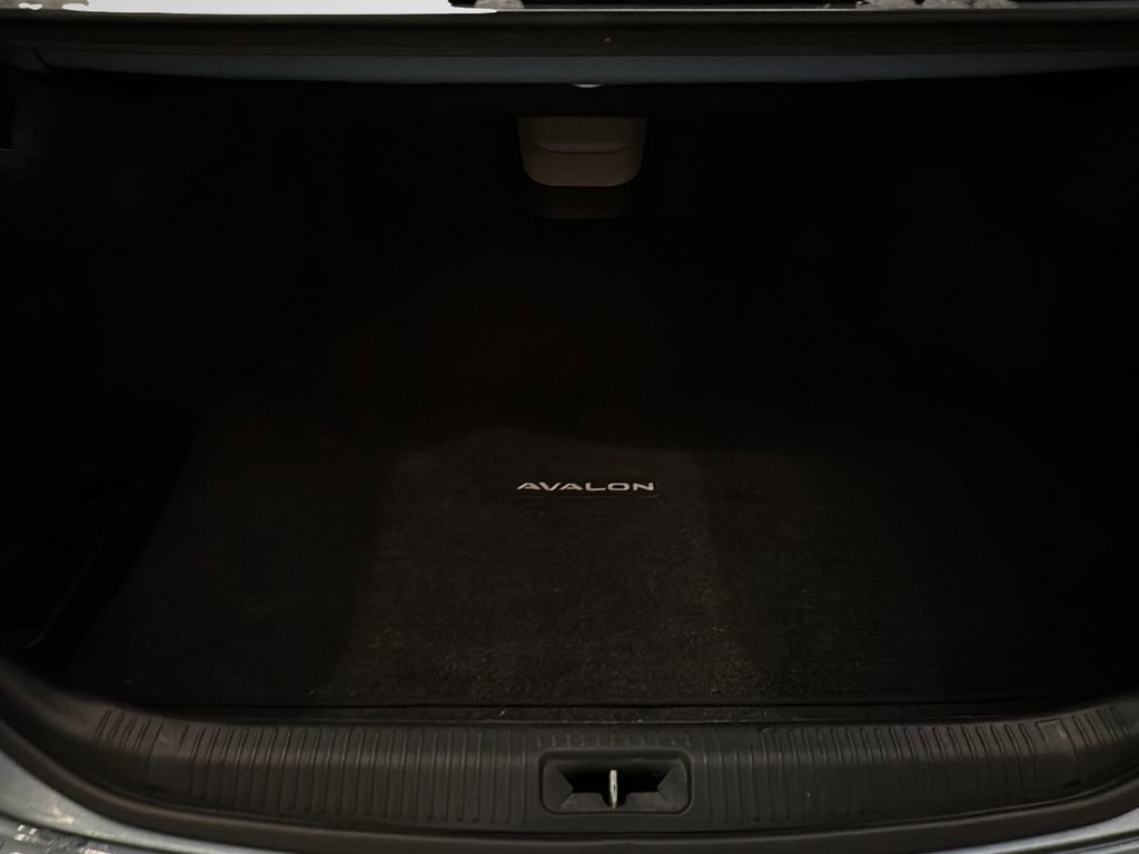 Used 2006 Toyota Avalon XLS image 17