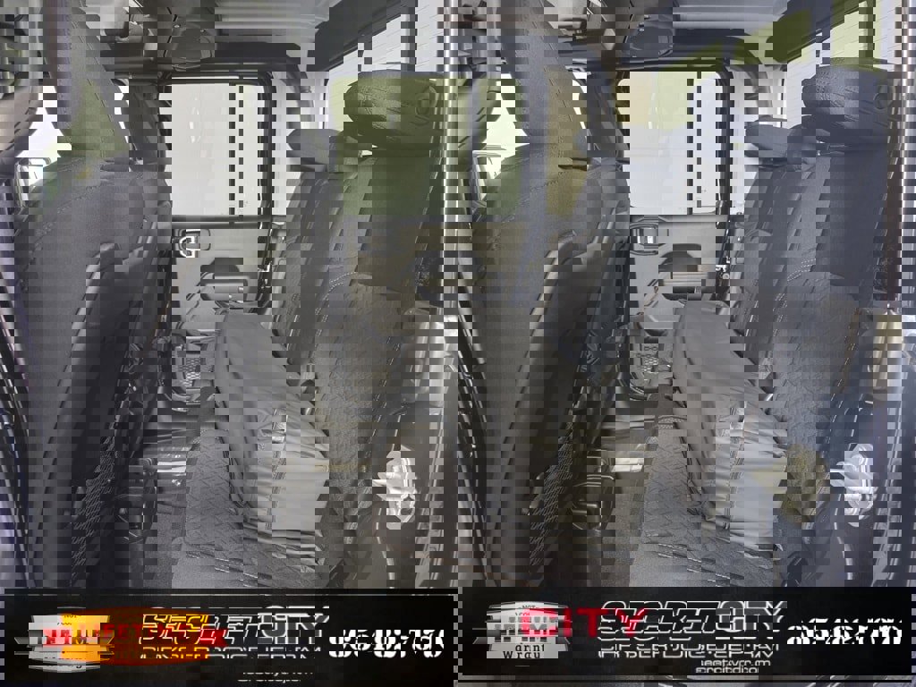 New 2025 Jeep Gladiator Mojave image 27