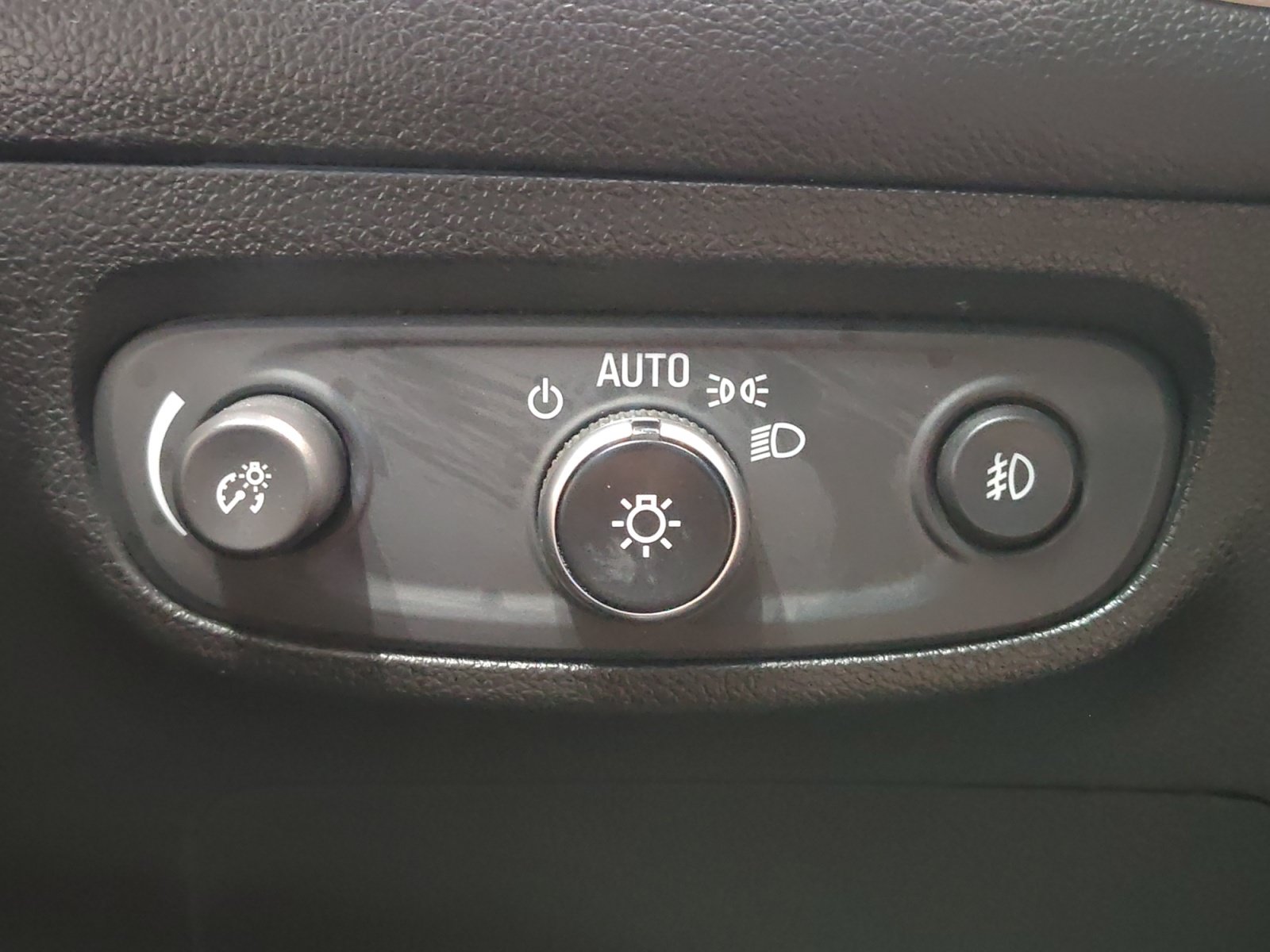 Used 2020 Buick Encore GX Select w/ Sport Touring Package FWD image 25