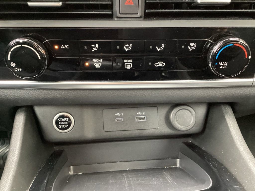 Used 2023 Nissan Rogue S image 21