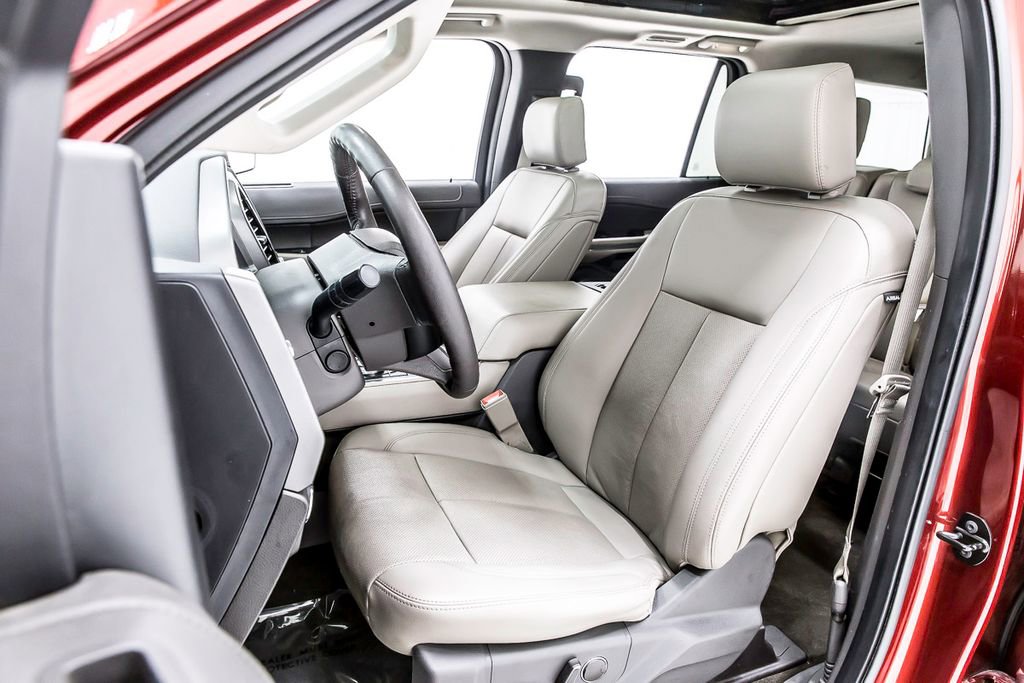 Used 2019 Ford Expedition XLT w/ Equipment Group 202A RWD image 27