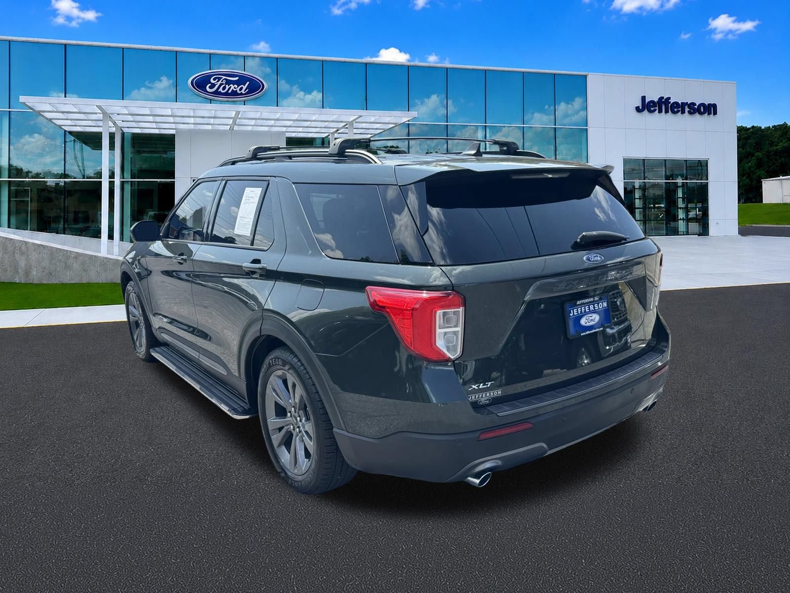 Used 2022 Ford Explorer XLT w/ Equipment Group 202A RWD image 5