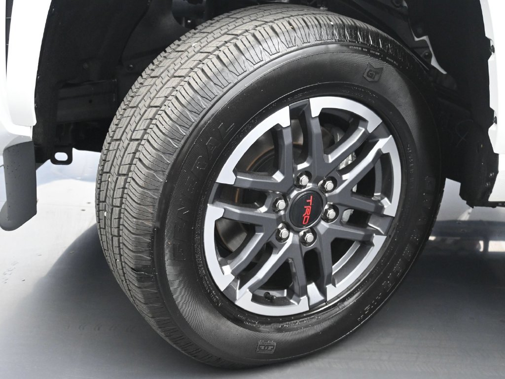 Used 2024 Toyota Tacoma TRD Sport AWD/4WD image 19