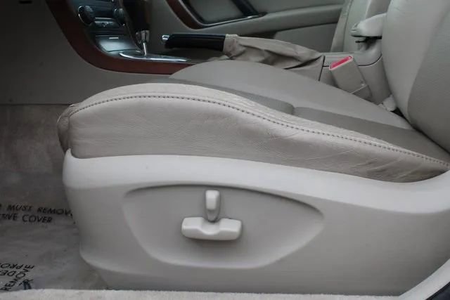 Used 2005 Subaru Outback 3.0R L.L. Bean image 43