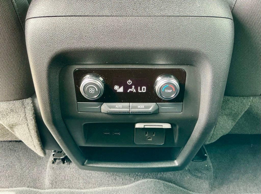 Used 2025 GMC Acadia Elevation image 33