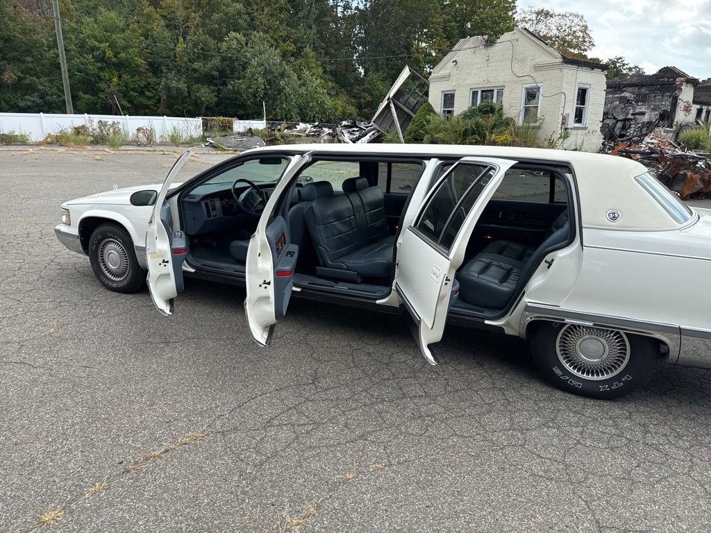 Used 1995 Cadillac Fleetwood Brougham image 10