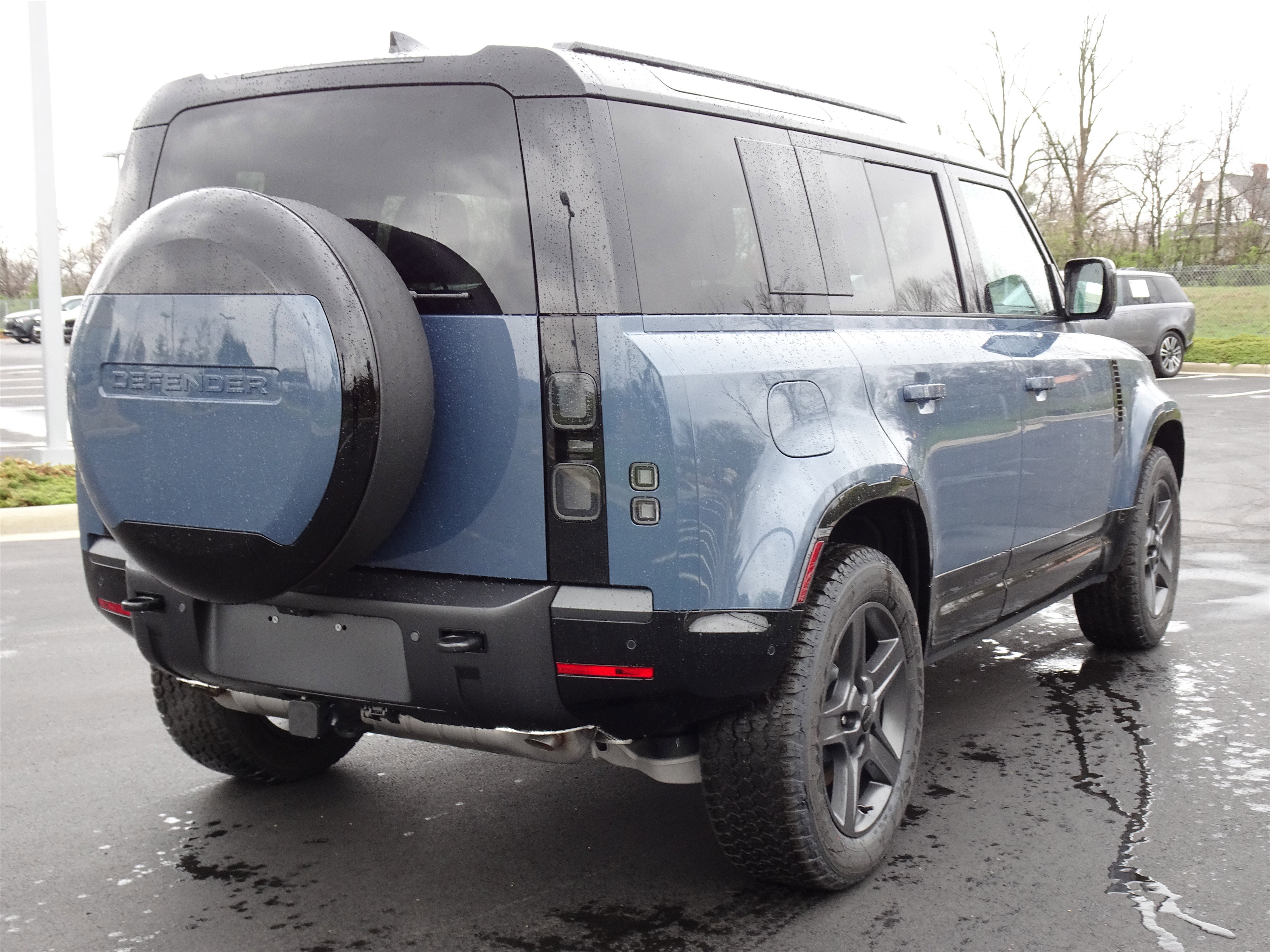 New 2026 Land Rover Defender 110 X-Dynamic SE AWD/4WD image 11