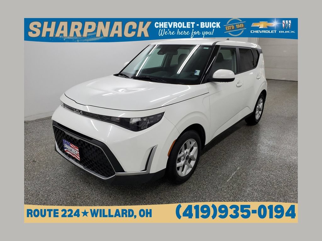 Used 2024 Kia Soul LX w/ Option Group 015 FWD image 1