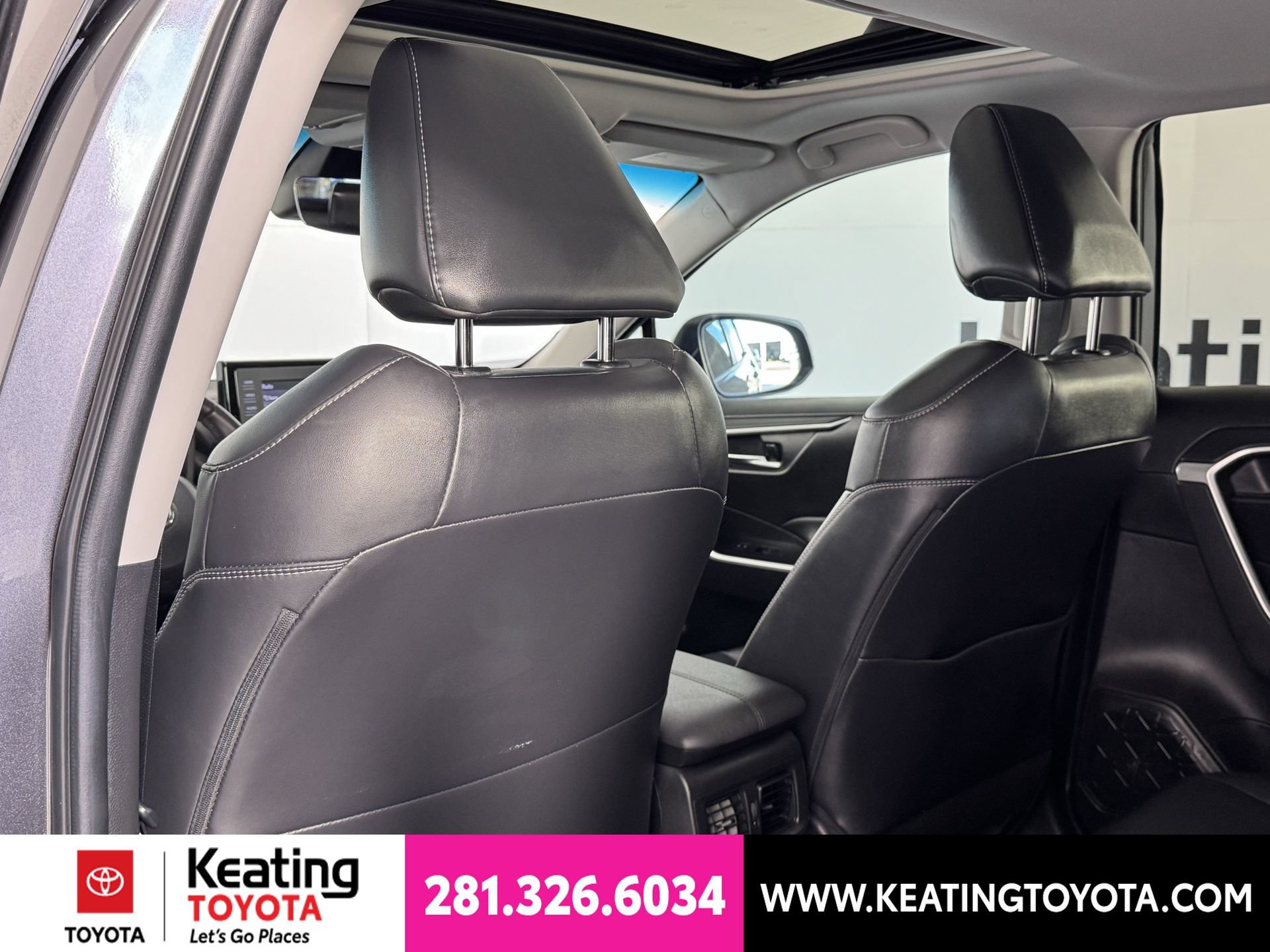 Used 2022 Toyota RAV4 XLE Premium FWD image 16