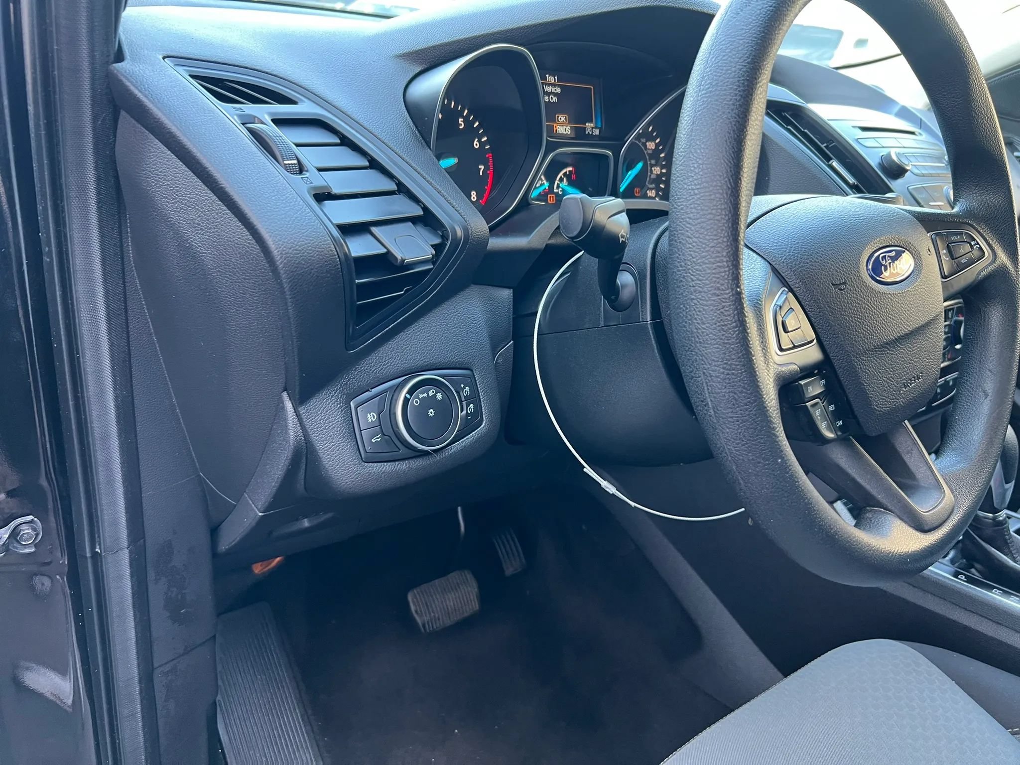 Used 2018 Ford Escape SE FWD image 14