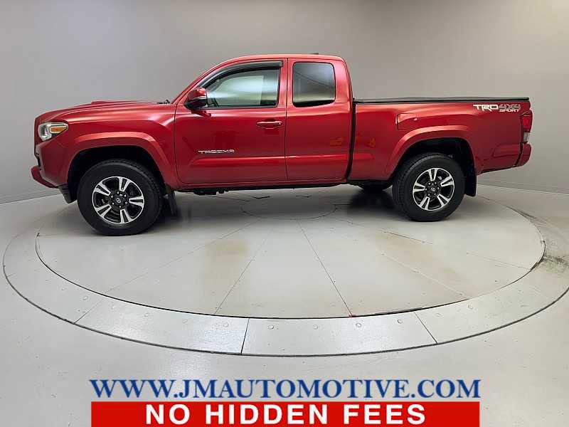 Used 2016 Toyota Tacoma TRD Sport image 2