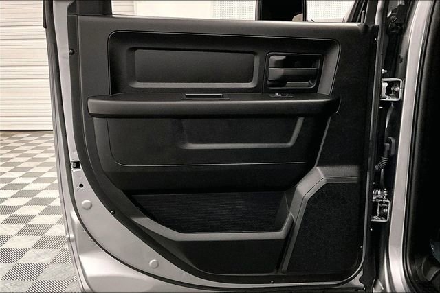 Used 2024 RAM 2500 Tradesman w/ Chrome Appearance Group image 23