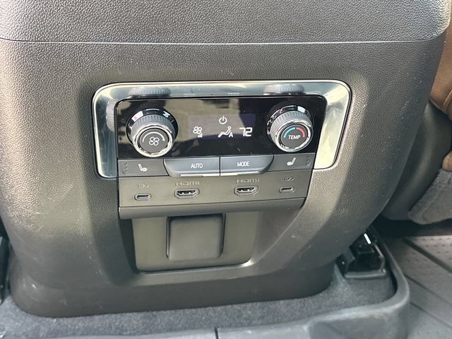 Used 2025 Chevrolet Tahoe High Country AWD/4WD image 16