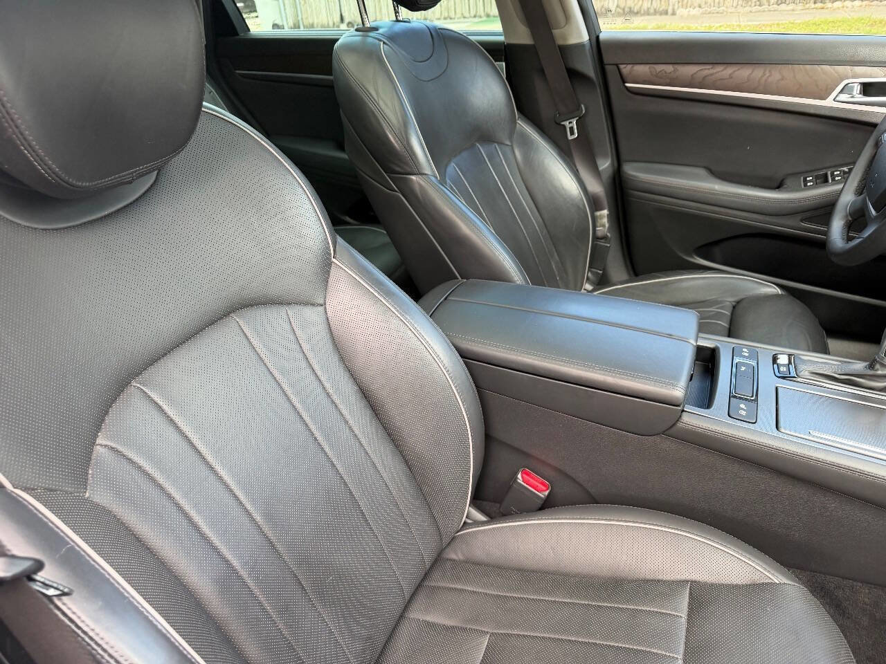 Used 2015 Hyundai Genesis 5.0 image 26