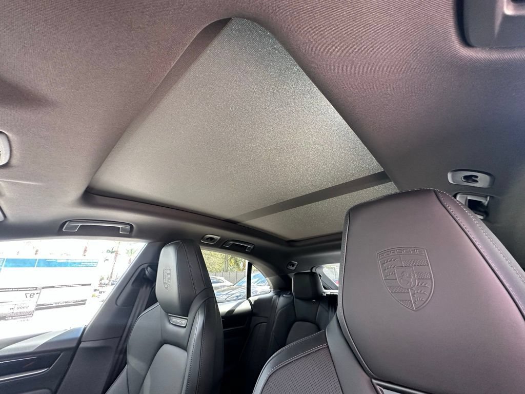 Used 2026 Porsche Macan Electric RWD image 25