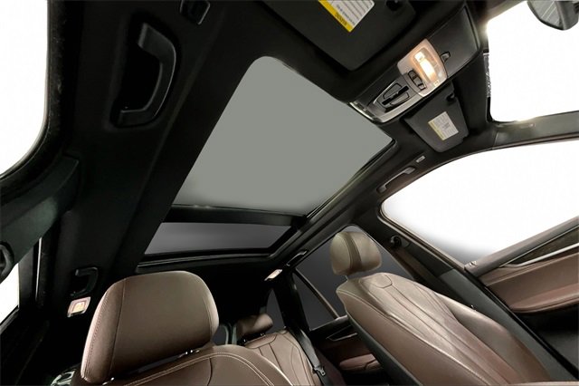 Used 2018 BMW X5 xDrive40e image 3