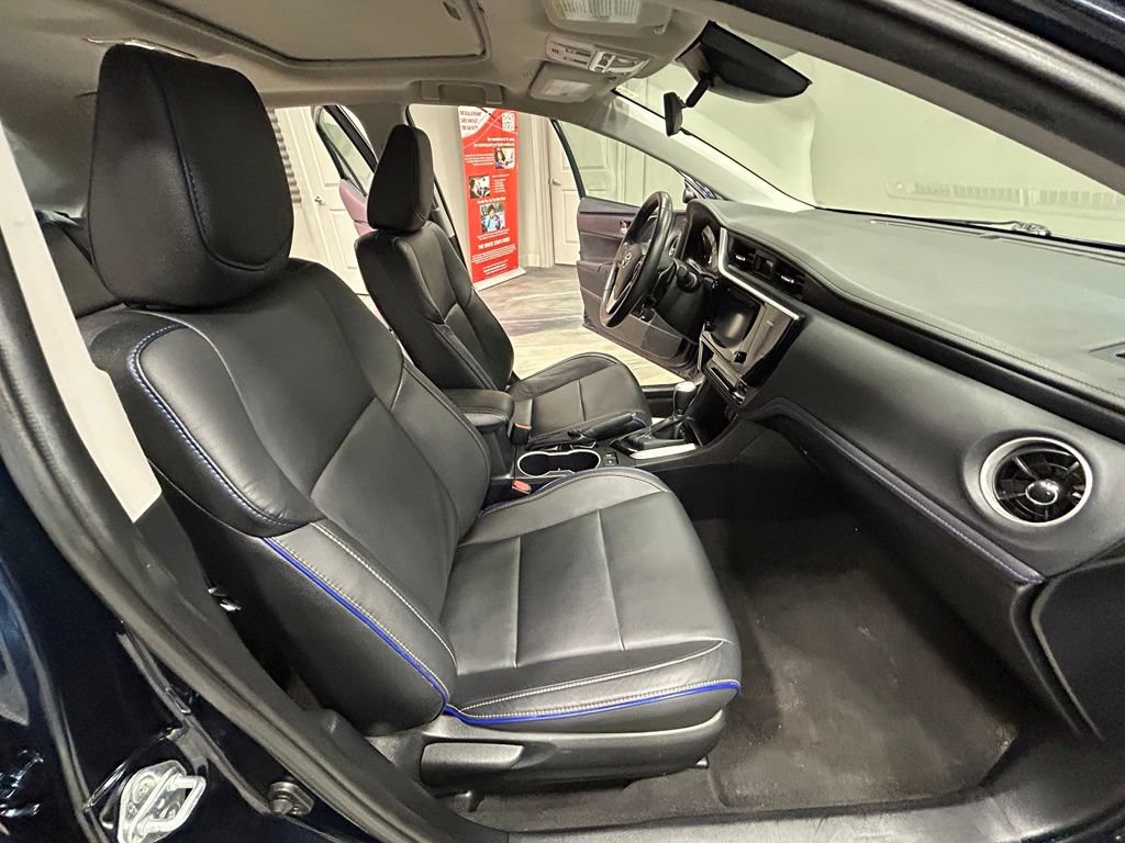 Used 2017 Toyota Corolla XSE w/ Carpet Mat Package (TMS) FWD image 39