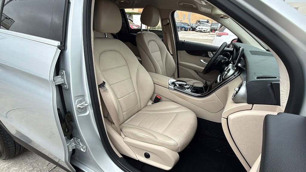Used 2016 Mercedes-Benz GLC 300 image 40