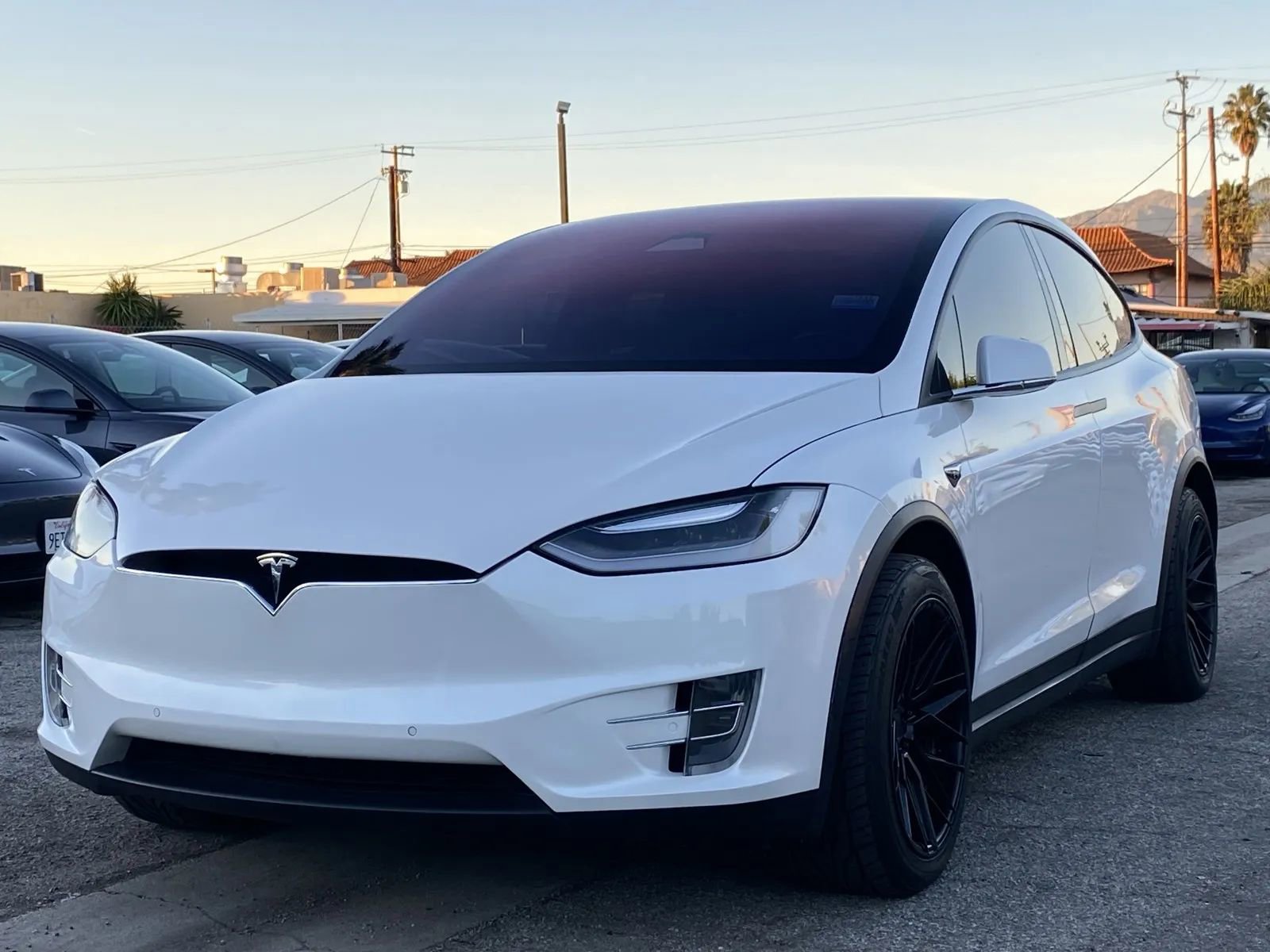 Used 2016 Tesla Model X 75D image 2