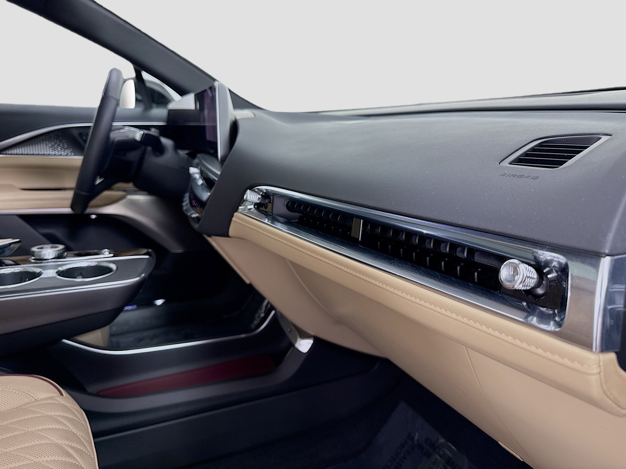 Used 2024 Cadillac Lyriq Sport w/ Nappa Leather Package image 31