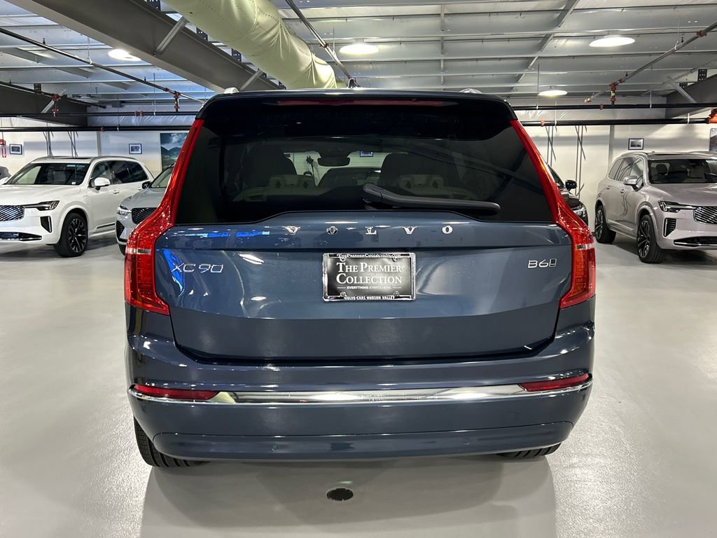 Used 2023 Volvo XC90 B6 Plus image 3