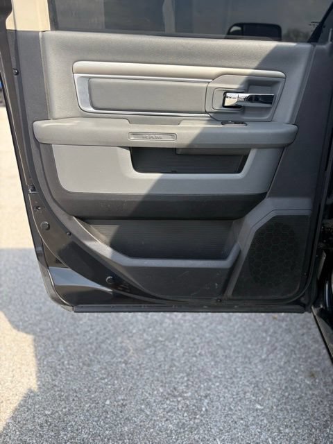 Used 2014 RAM 1500 Classic SLT AWD/4WD image 29
