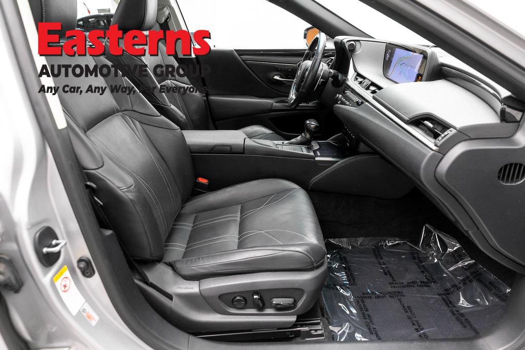 Used 2019 Lexus ES 350 Ultra Luxury w/ Accessory Package FWD image 26