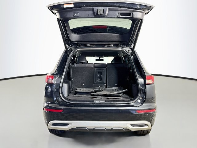 Used 2023 Mitsubishi Outlander SE Black Edition FWD image 34