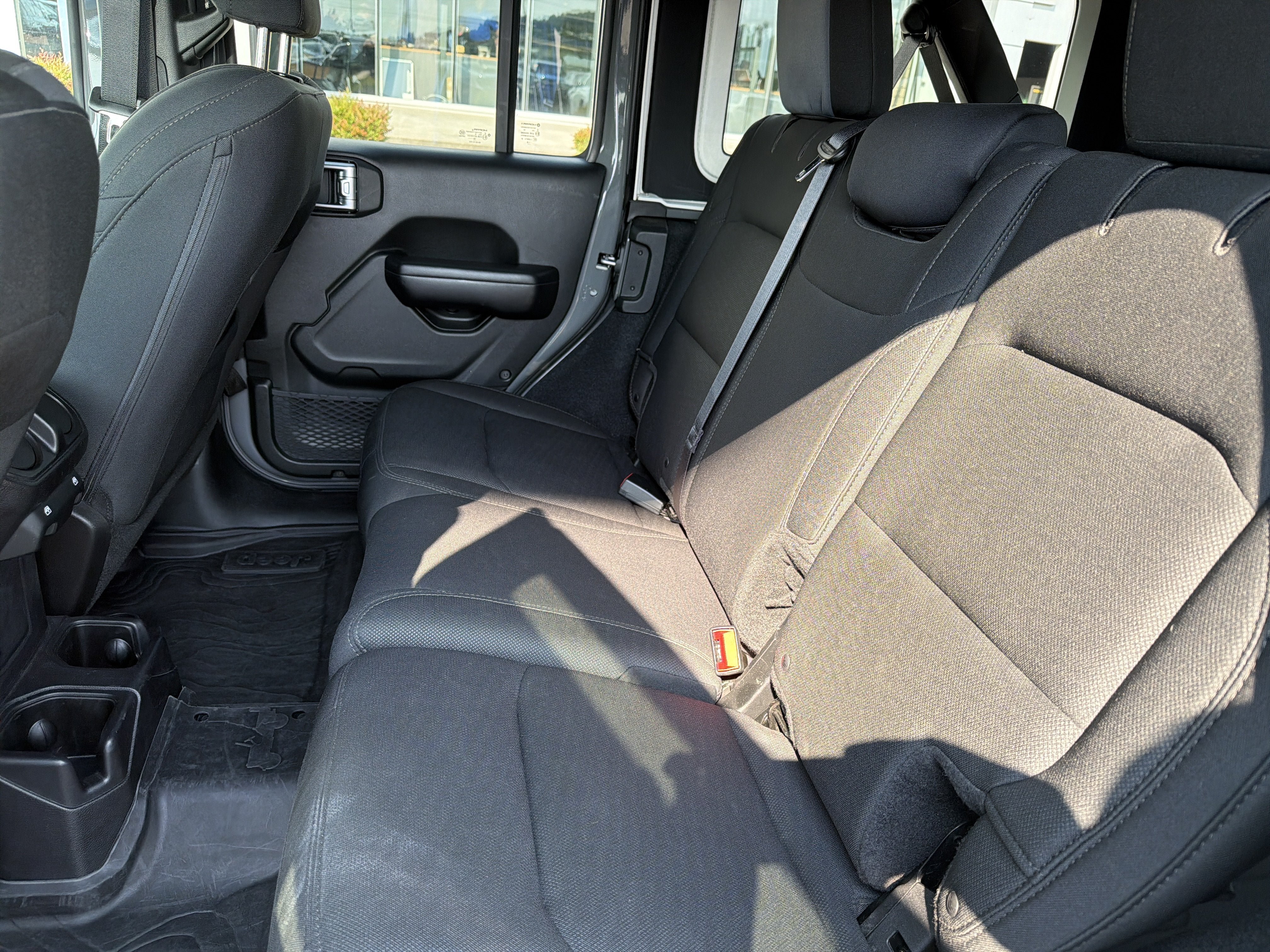 Used 2018 Jeep Wrangler Unlimited Sport S AWD/4WD image 23