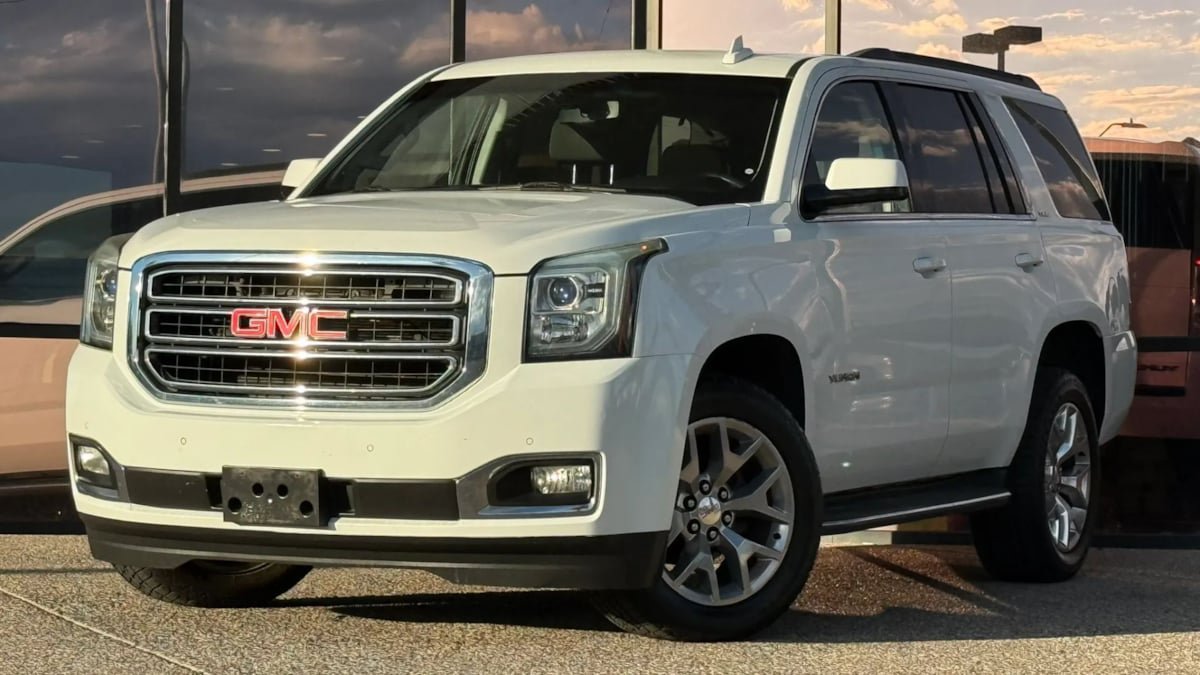 Used 2016 GMC Yukon SLE w/ Convenience Package AWD/4WD image 2