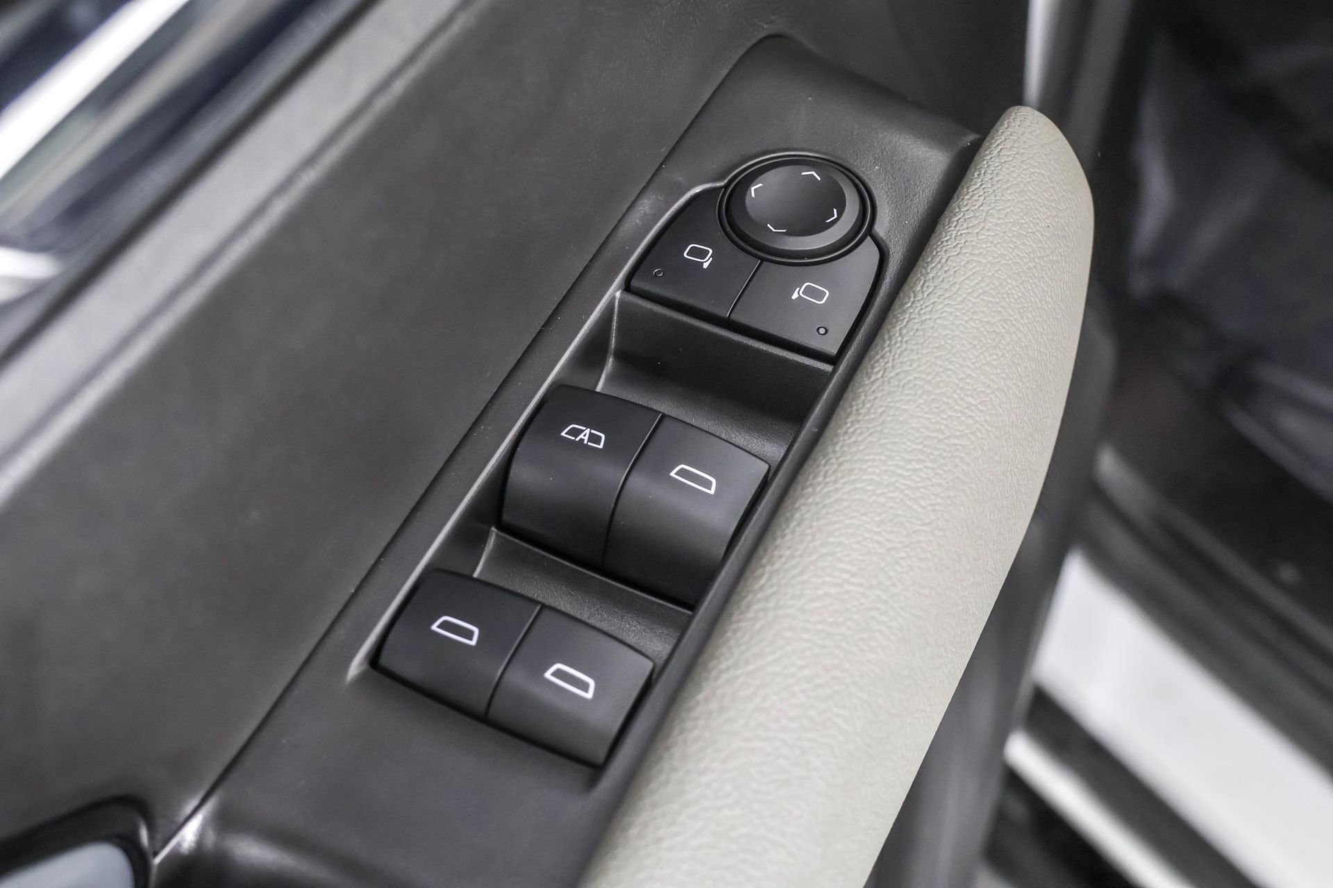 Certified 2025 Chevrolet Colorado ZR2 w/ Technology Package image 38