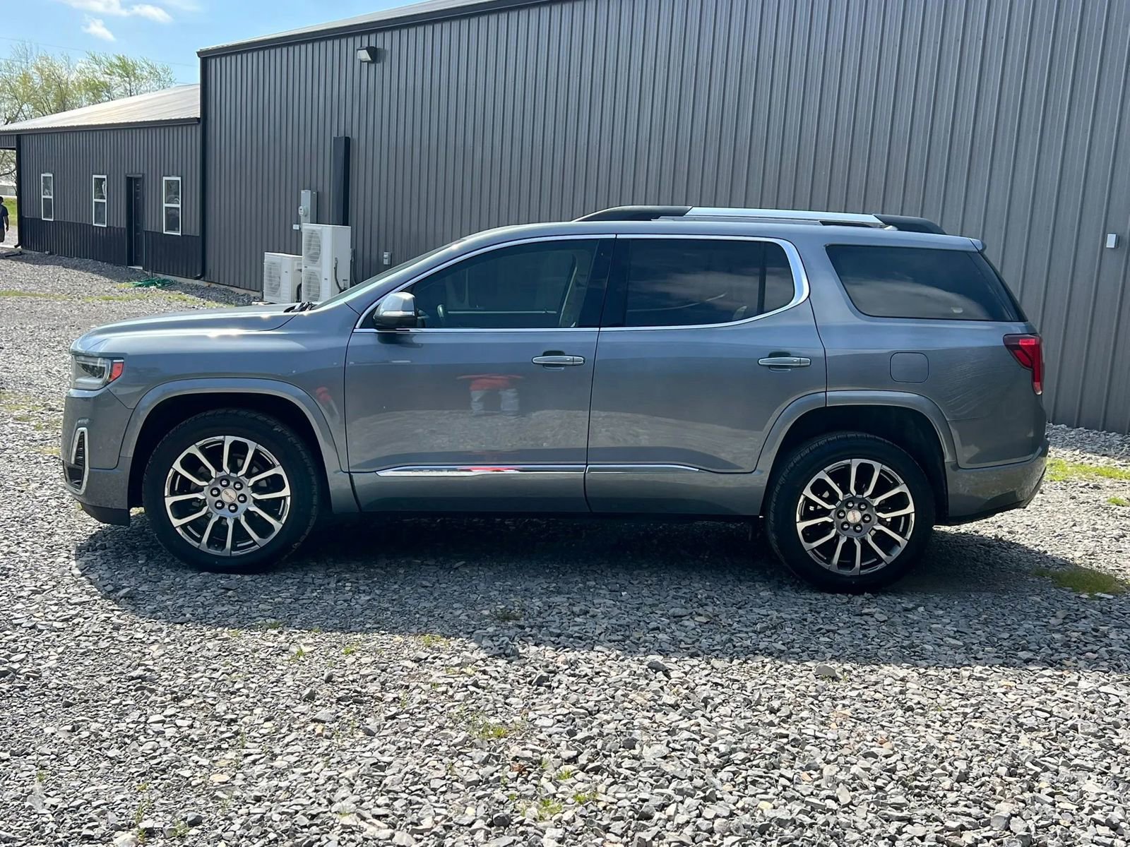 Used 2020 GMC Acadia Denali FWD image 2