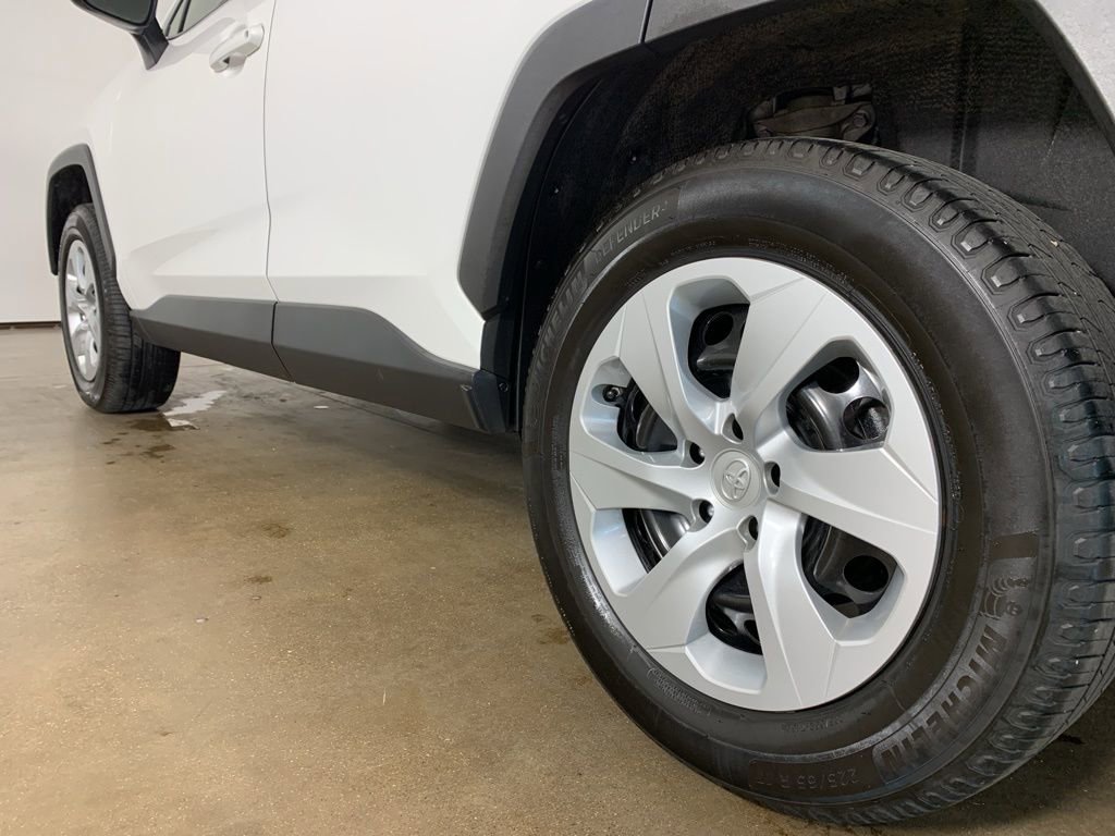 Used 2023 Toyota RAV4 LE FWD image 15