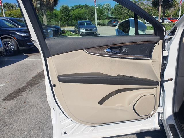 Used 2019 Lincoln Nautilus Select image 14