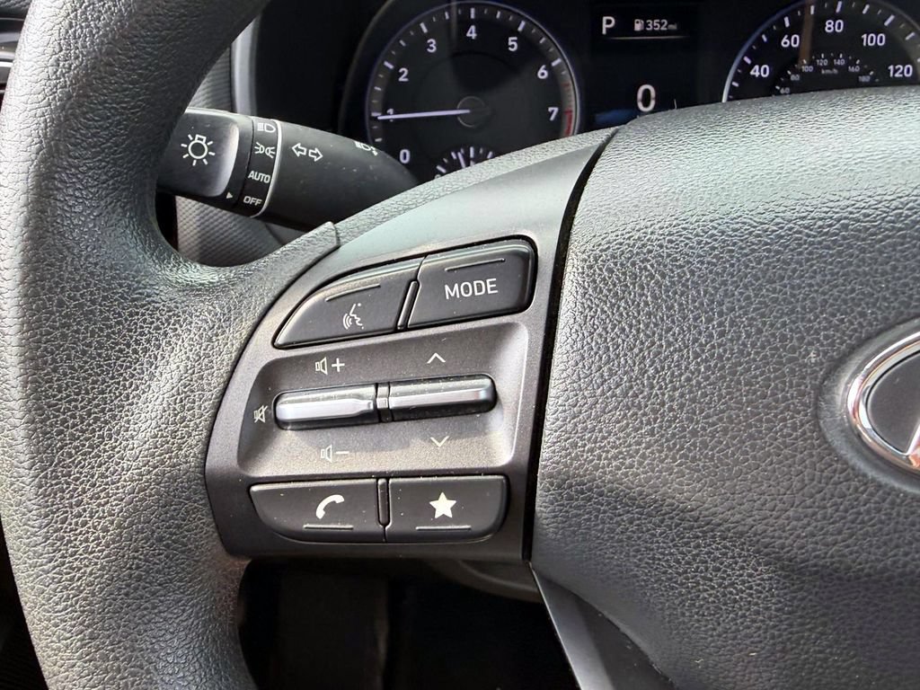 Used 2023 Hyundai Kona SEL AWD/4WD image 28