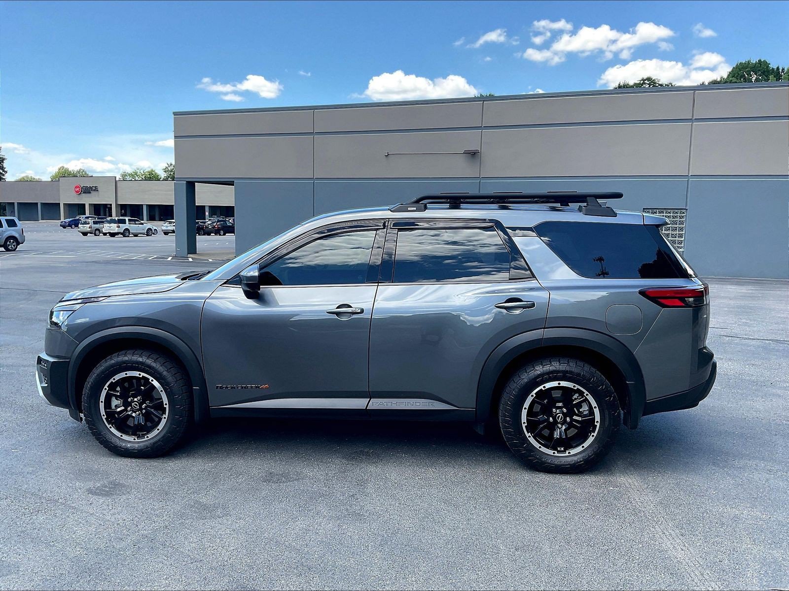 Used 2025 Nissan Pathfinder Rock Creek AWD/4WD image 36