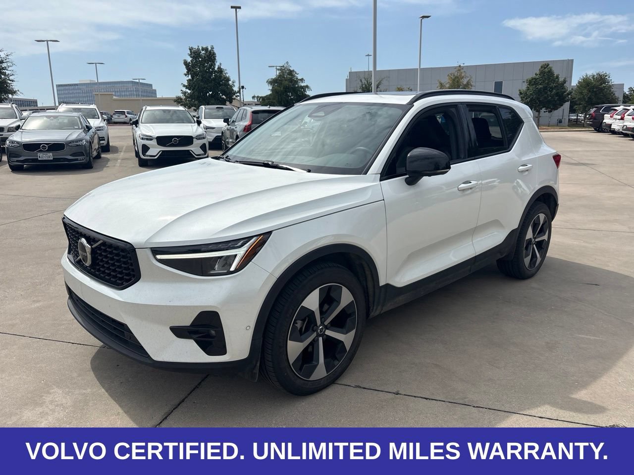 Certified 2025 Volvo XC40 B5 Plus AWD/4WD video 1