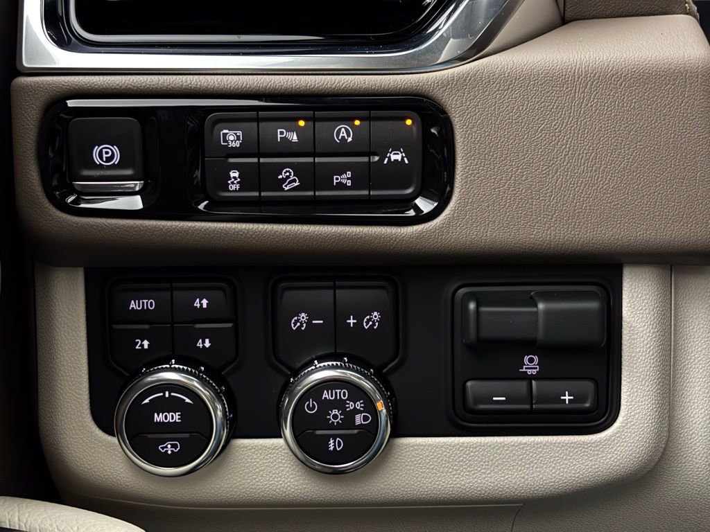 New 2026 GMC Yukon Denali w/ Sun & Power Step Package image 24