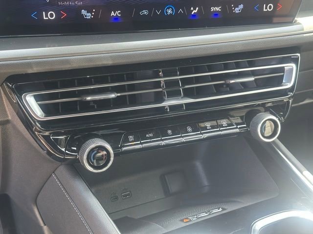 New 2026 Chevrolet Traverse LT w/ LPO, Floor Liner Package AWD/4WD image 10