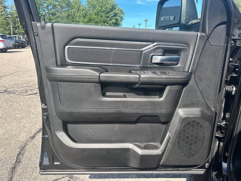 New 2026 RAM 3500 Big Horn AWD/4WD image 11